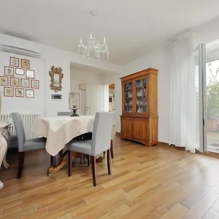 Apartmán Ych-elegante Attico Vicino Marconi *