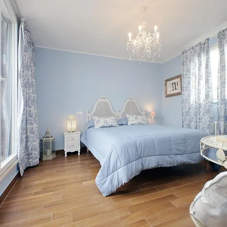 Apartmán Ych-elegante Attico Vicino Marconi